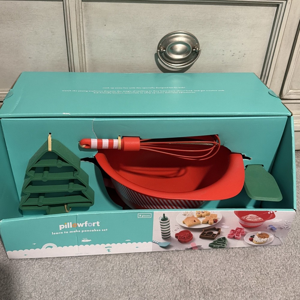 Pillowfort Learn to Make Pancakes Set Mixing Bowl Whisk Molds 9pc 200-04-2981
